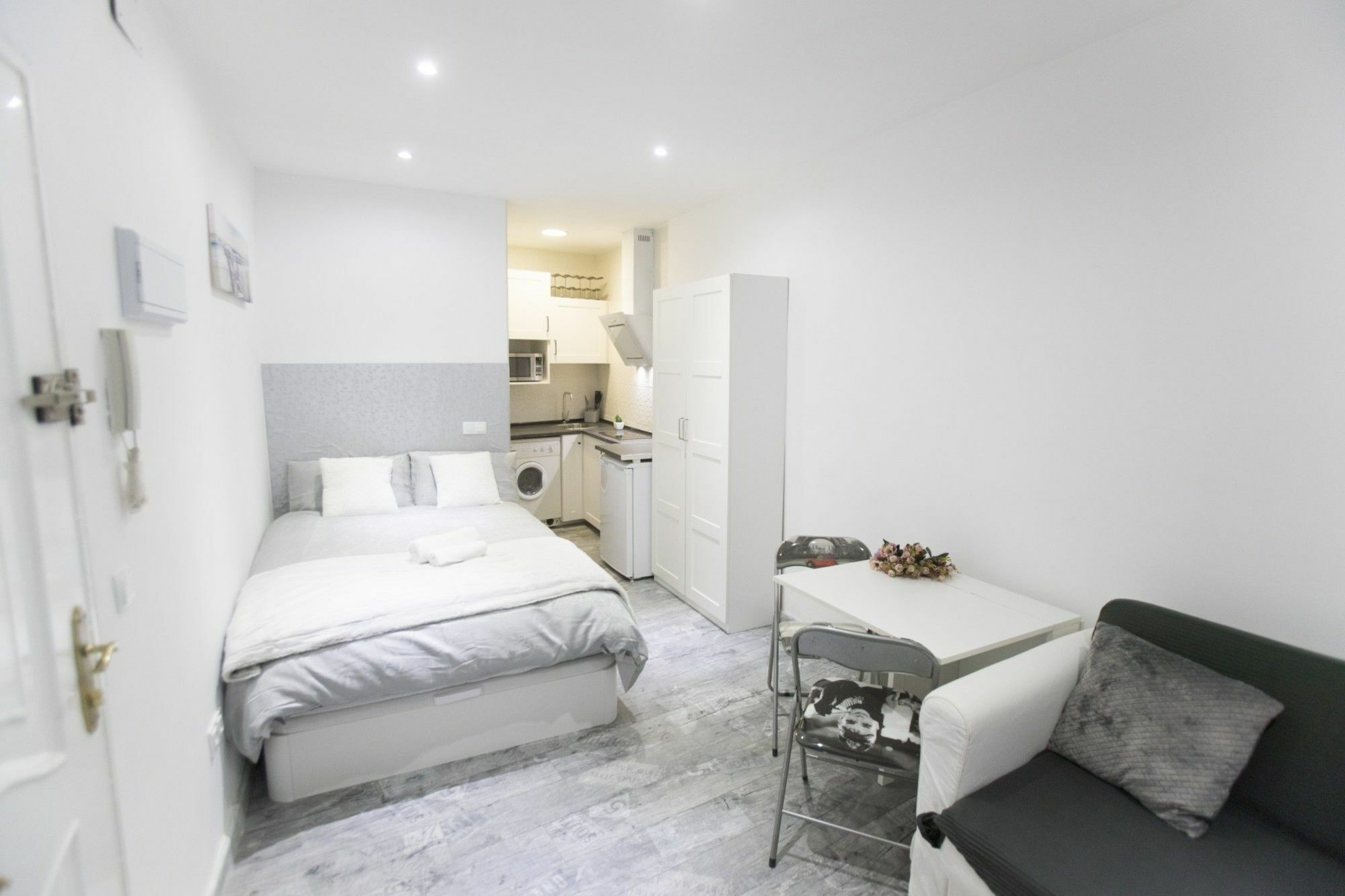 Forever Young Apartments Mediodia Madryt Zewnętrze zdjęcie
